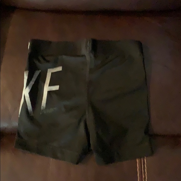 Nike pros - Picture 2 of 2